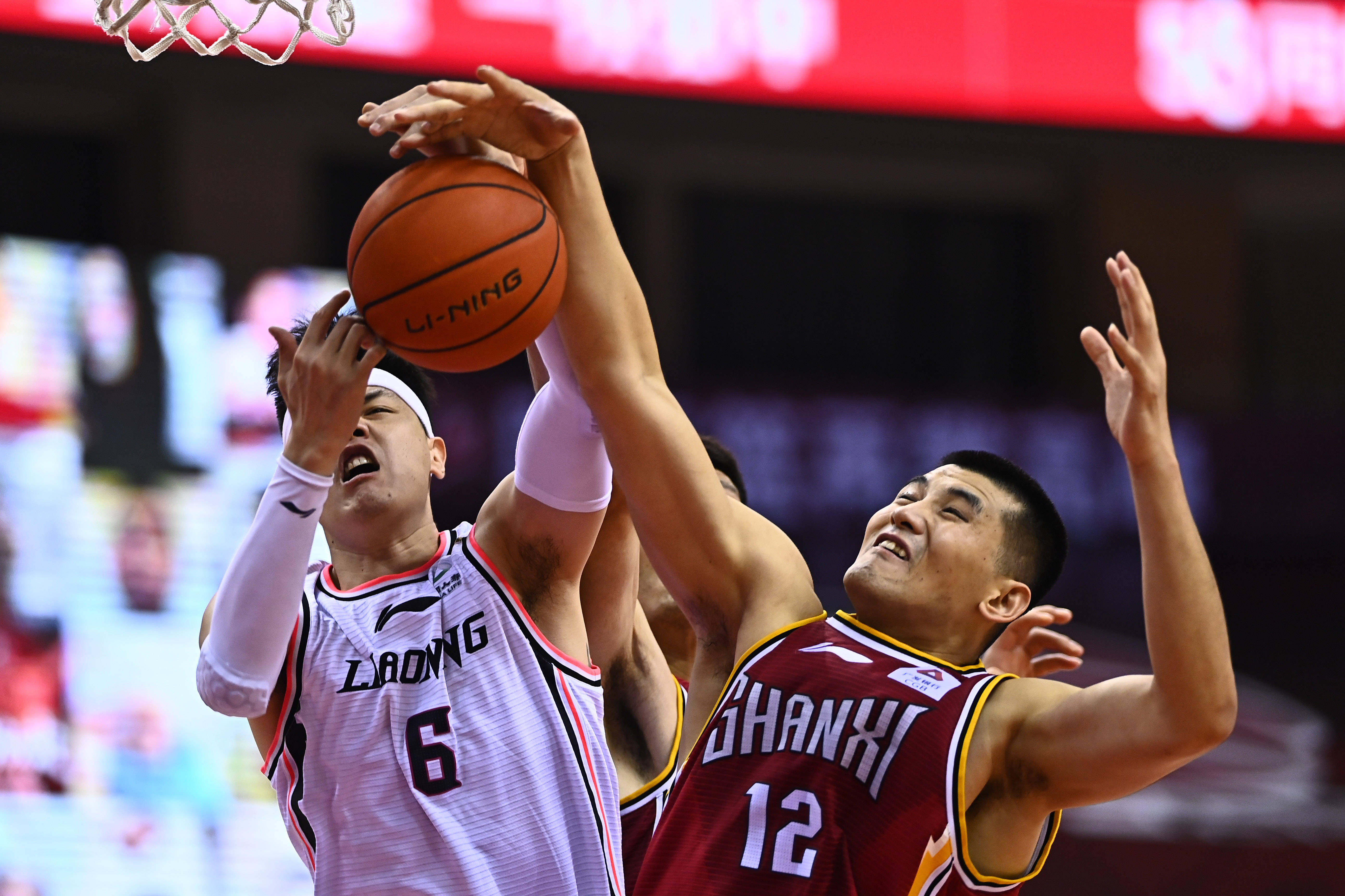 沃尔夫斯堡3-1柏林联合，马耶尔建功，阿穆拉破门（沃尔夫斯堡3-1力擒柏林联合，马耶尔、阿穆拉相继得分）