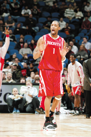 曼联冲击欧冠资格压力巨大（曼联争夺欧冠席位压力山大）