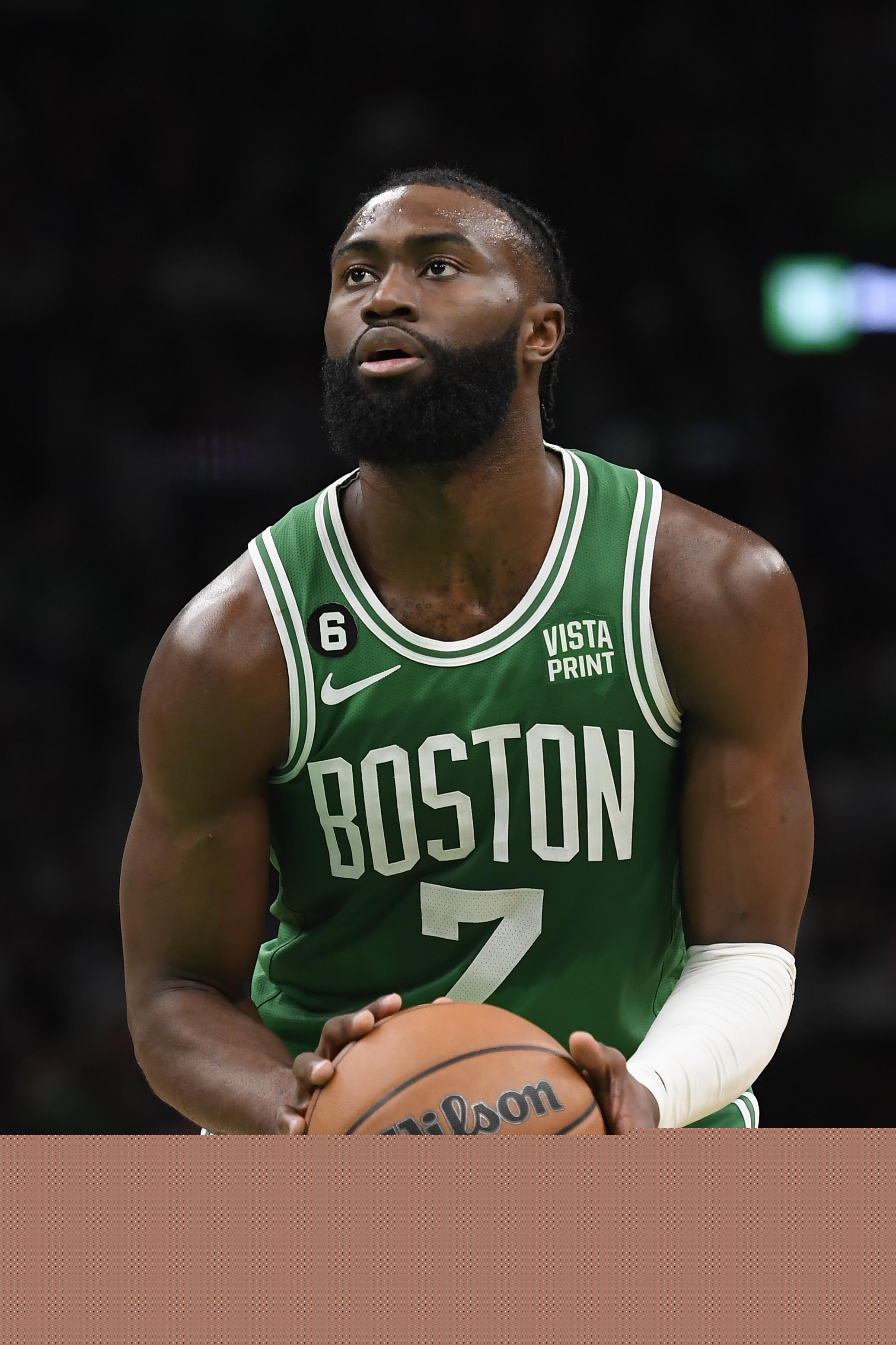 巴黎人报关注蓉城罚单：中国俱乐部因球迷种族歧视对方球员被罚6万欧（法媒《巴黎人报》聚焦：蓉城因球迷对对手球员实施种族歧视被罚6万欧）