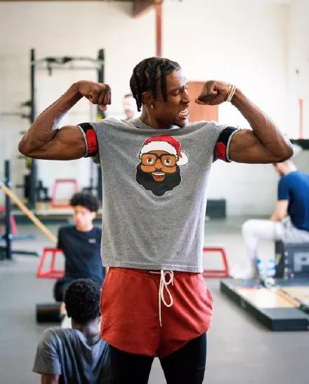 穆里尼奥：这是美妙的夜晚，我们掌控了比赛理应战胜那不勒斯（穆里尼奥：美妙之夜！我们掌控全场，战胜那不勒斯实至名归）