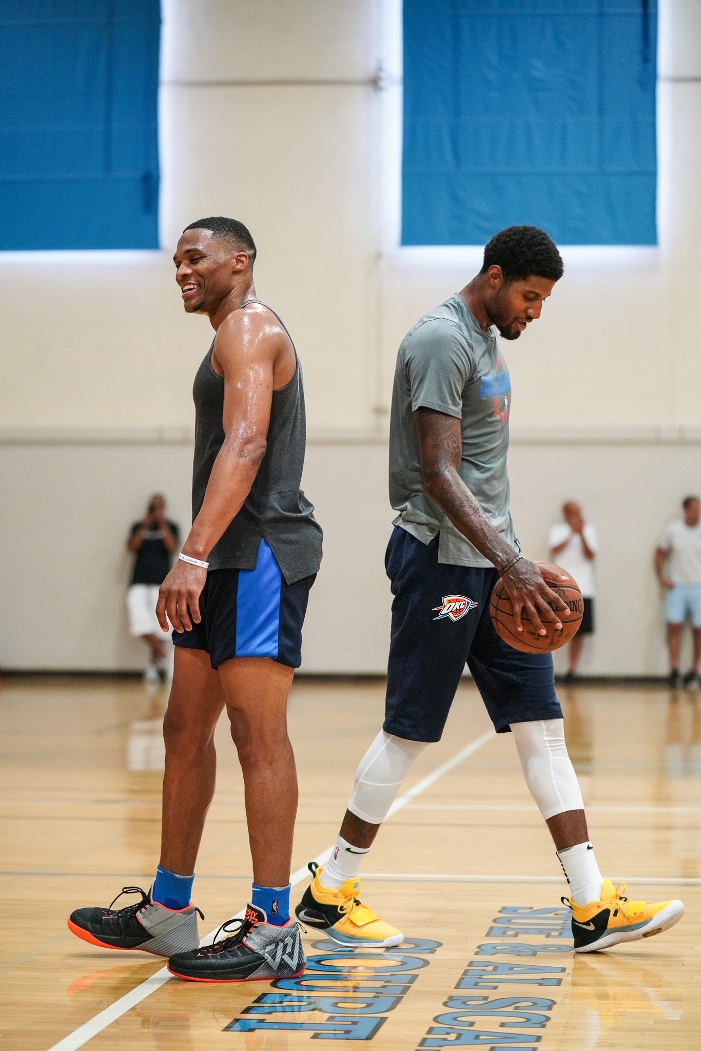 前锋射门力度与准度如何兼顾？（前锋怎样平衡射门力量与精准度？）