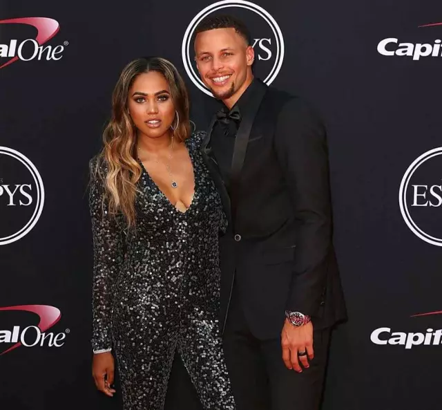 邓弗里斯：希望两到三周内复出，我们的球队就像一个大家庭（邓弗里斯：争取两到三周内复出，球队像一个大家庭）