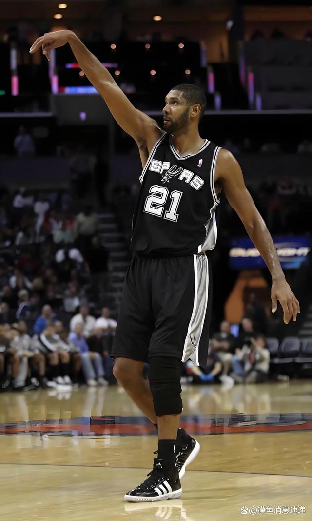 记者：莱奥周二接受核磁共振检查，结果显示无肌肉损伤（记者：莱奥周二核磁共振结果显示肌肉无伤）