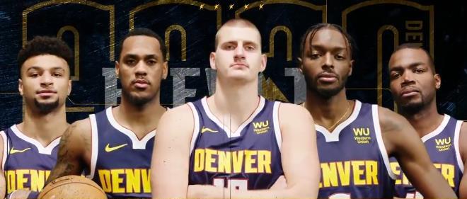 两位体坛巨星会面，樊振东欢乐开怀非常松驰，齐达内眼中充满欣赏（体坛双星同框，樊振东笑容灿烂神态轻松，齐达内目光尽显赞赏）